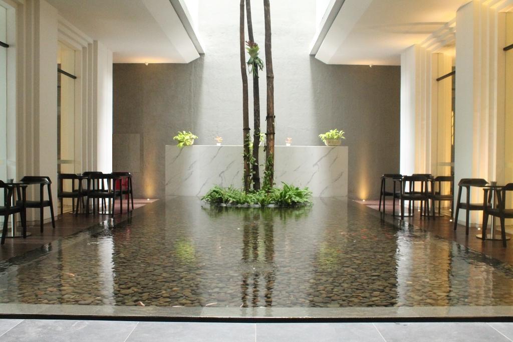Delua Hotel Jakarta Exteriör bild
