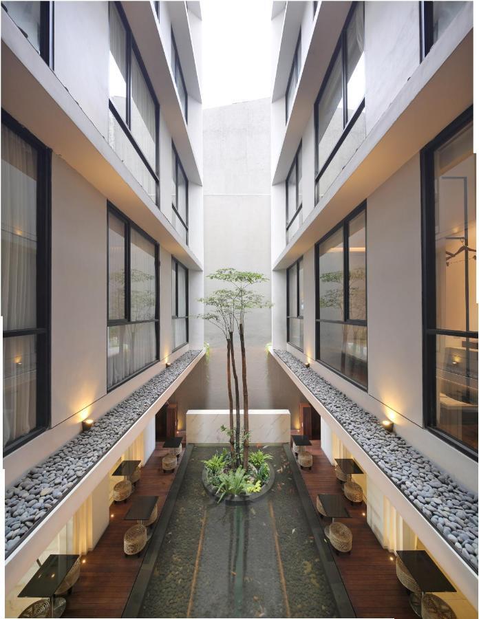 Delua Hotel Jakarta Exteriör bild